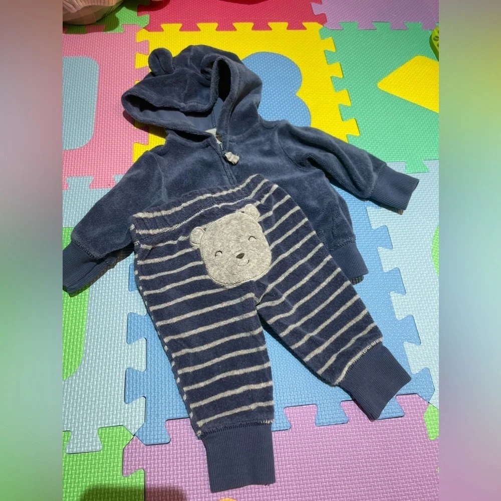 Carter’s matching set